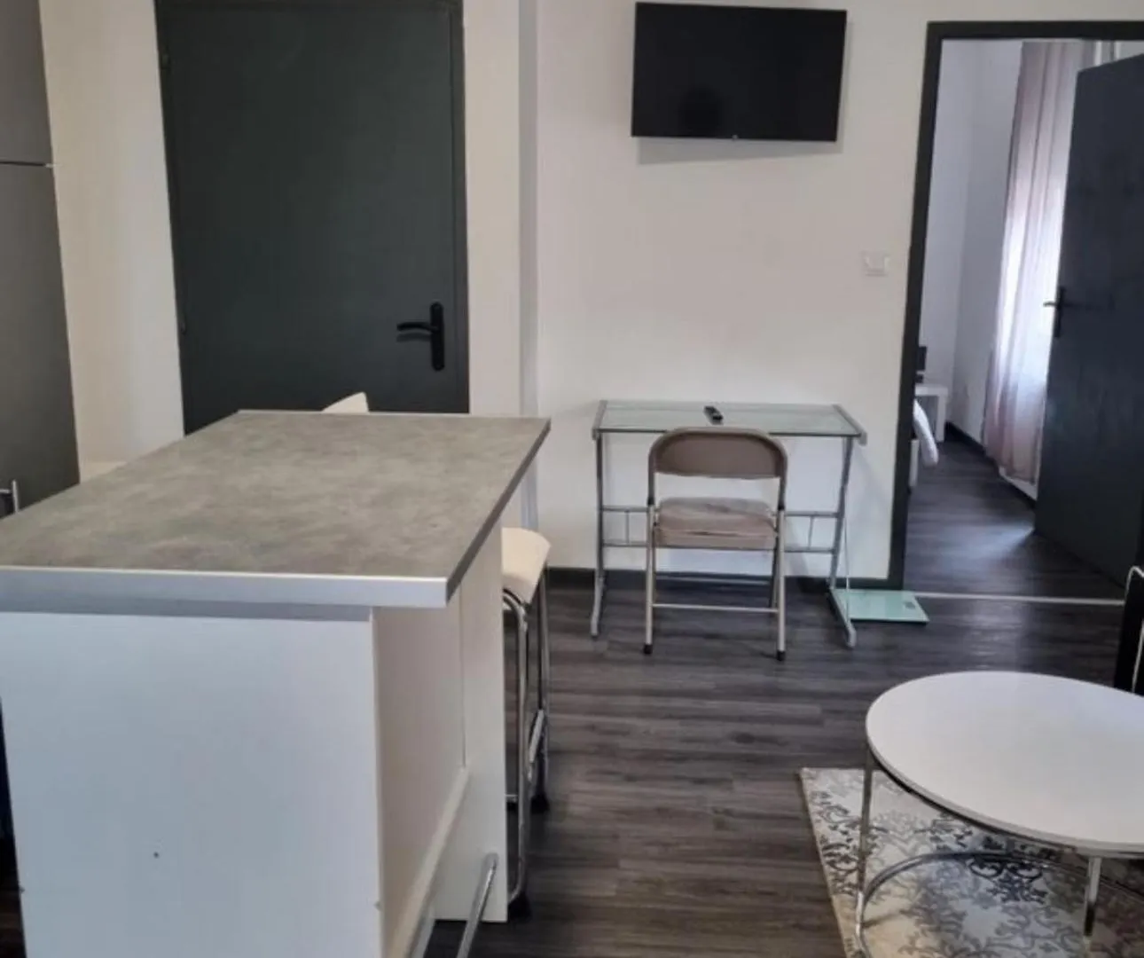 Hanouka Cosy Hohenbrunn Apartment
